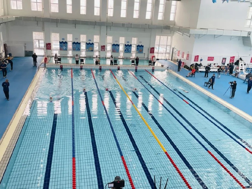 室內(nèi)游泳館總出問(wèn)題？恒溫恒濕系統(tǒng)才是關(guān)鍵！能解決這些痛點(diǎn)！